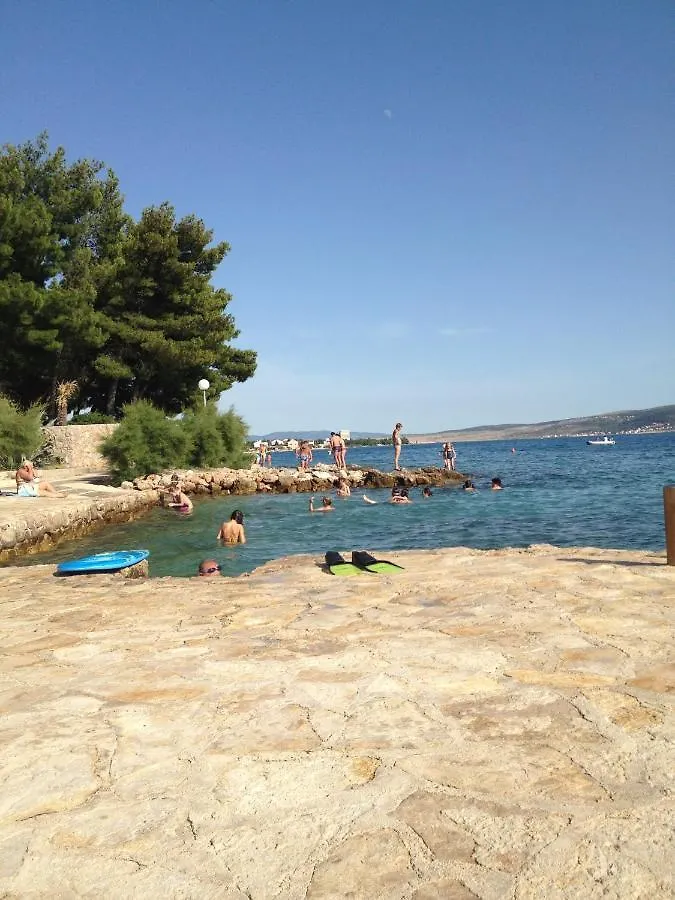 Bosi I Goli Apartman Starigrad-Paklenica